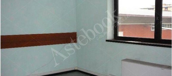 Oficina de 1 habitación en Bergamo, Italy No. 323211 13