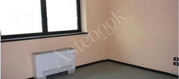 Oficina de 1 habitación en Bergamo, Italy No. 323211 14