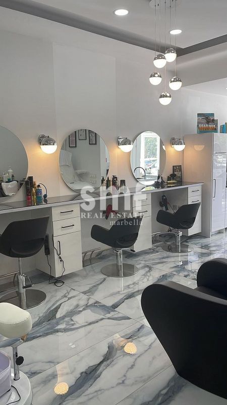  Commercial property in Marbella, Spain No. 221101