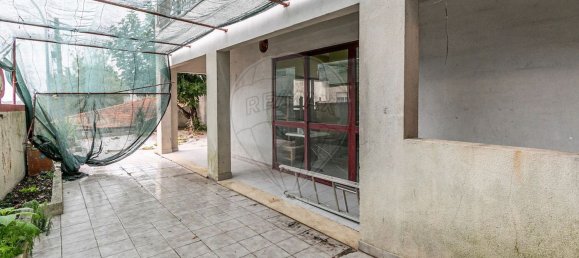 126m² Building in Oeiras, Portugal No. 64178 3