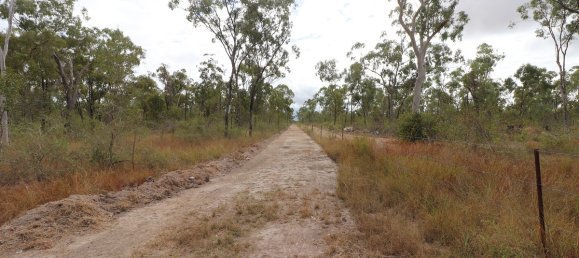 Terreno em Reid River, Australia 465700 m² N.º 1097 9