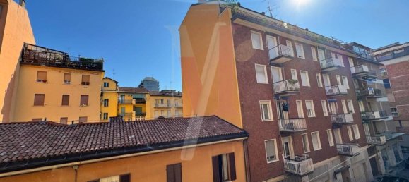 1 bedroom Apartment in Bologna, Italy No. 263582 2