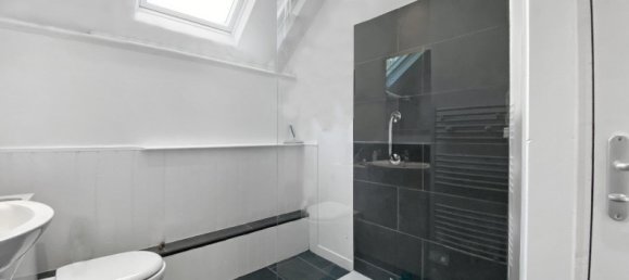 Casa de 3 dormitorios en Gorron, France No. 322642 12