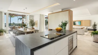 6 bedrooms Villa in Marbella, Spain No. 106155