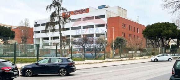 31m² Commercial property in Lisbon, Portugal No. 69654 9