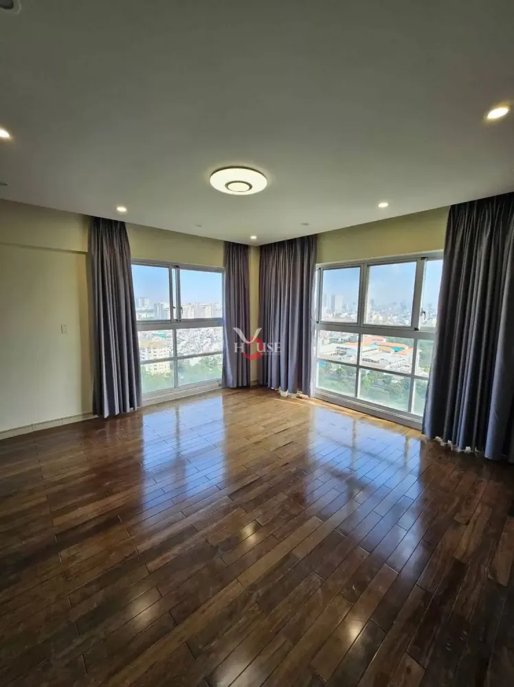 3 bedrooms Apartment in District 7, Vietnam No. 19326