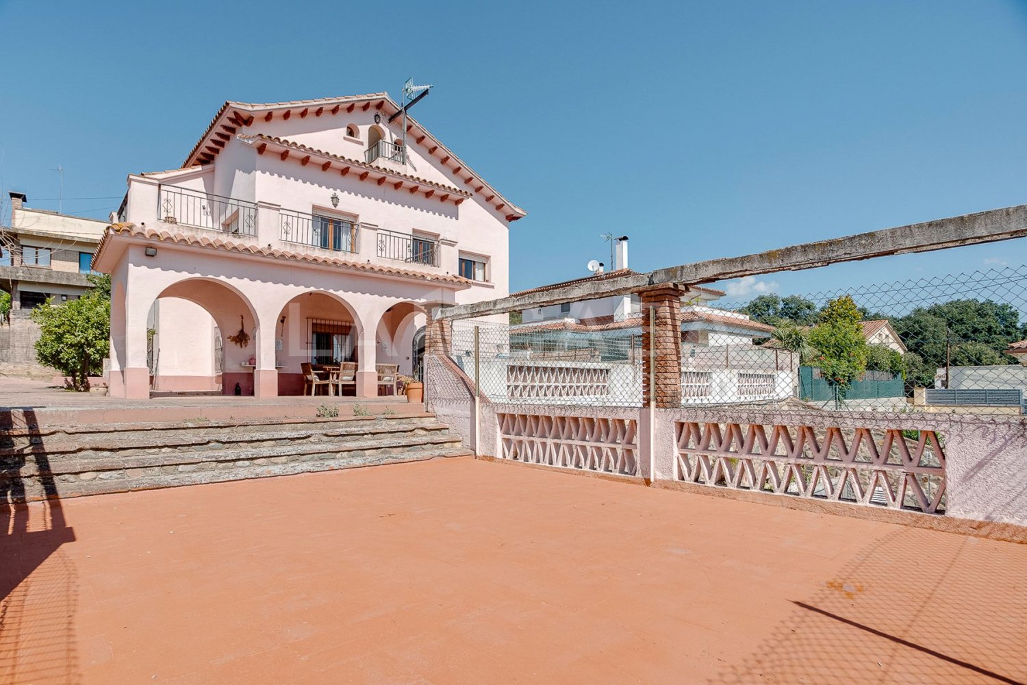 7 bedrooms House in Canovelles, Spain No. 173408