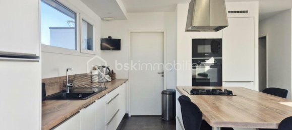 Casa de 4 dormitorios en Javene, France No. 361096 10