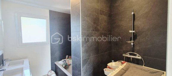 Casa de 4 dormitorios en Javene, France No. 361096 16