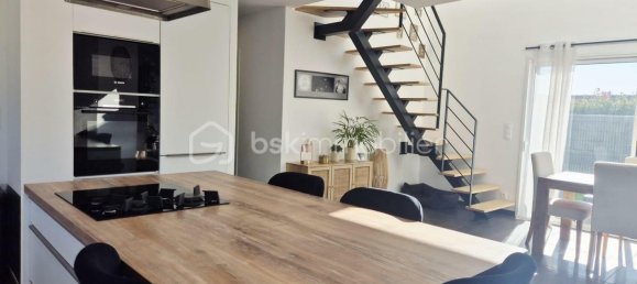 Casa de 4 dormitorios en Javene, France No. 361096 3