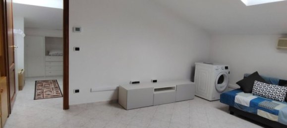 Квартира с 2 комнатами в Карсоли, Италия № 33793 3