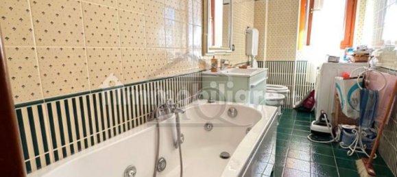 Apartamento de 2 dormitorios en Tivoli, Italy No. 213102 13