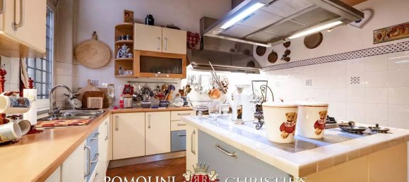 Дом с 22 комнатами в Флоренция, Италия № 140193 34