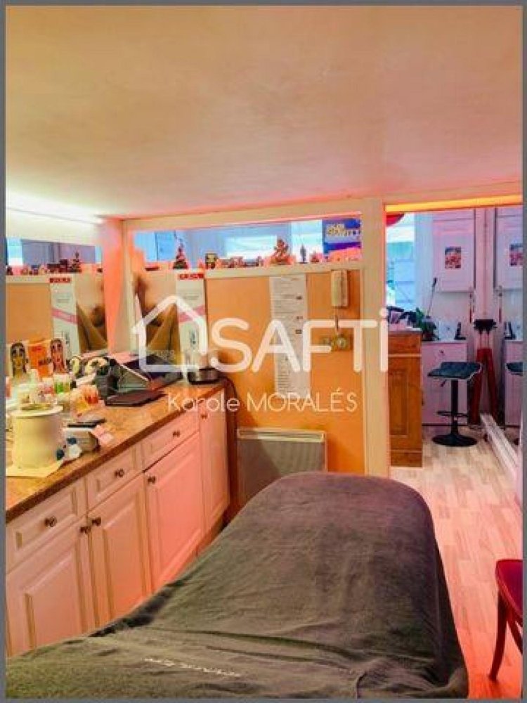  مكتب في Perpignan, France 27متر مربع رقم 21018