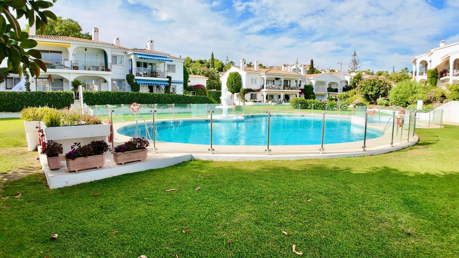 2 bedrooms Apartment in El Paraiso, Spain No. 261463