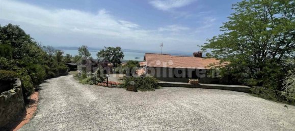 5 bedrooms Villa in Tuoro sul Trasimeno, Italy No. 89473 11