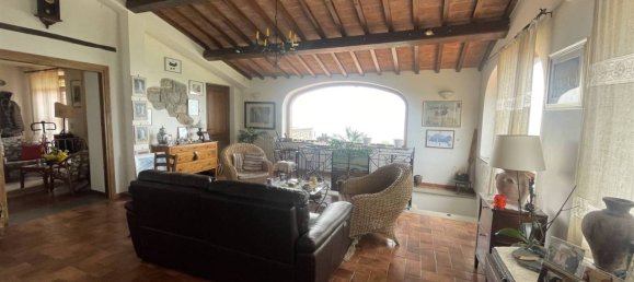 5 bedrooms Villa in Tuoro sul Trasimeno, Italy No. 89473 4
