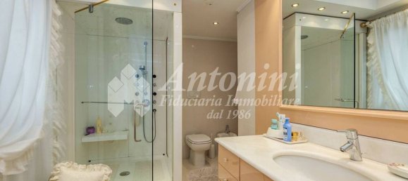 6 bedrooms Villa in Rome, Italy No. 366066 6