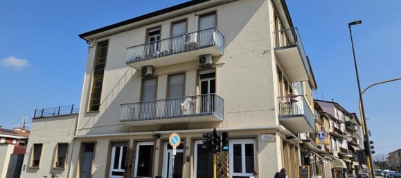 3 rooms Building in Padua, Italy No. 29972 2