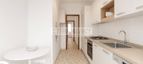 3 bedrooms Apartment in Milan, Italy No. 338891 2