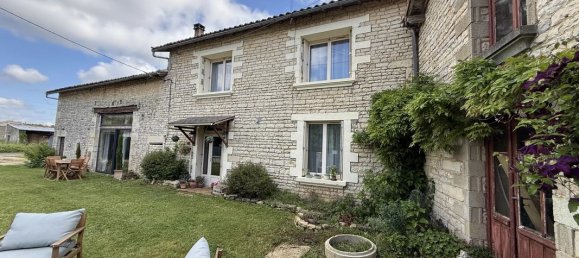 3 Schlafzimmer Haus in Deux-Sevres, France, Nr. 335713 16