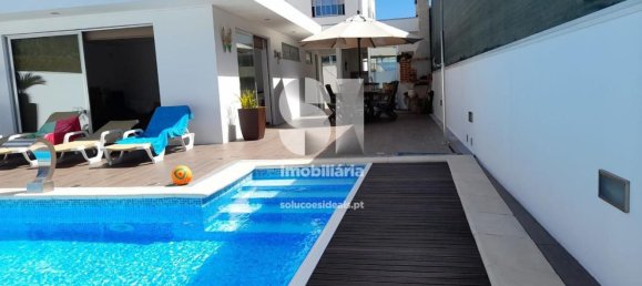 Дом с 4 спальнями в Castelo da Maia, Португалия № 118414 5