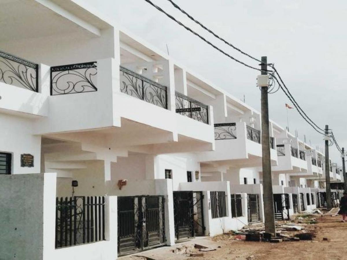 2 bedrooms House in Lucknow, India No. 6354