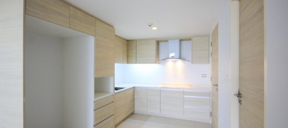 Кондоминиум  с 2 спальнями в Хуа Хин, Таиланд № 58914 13