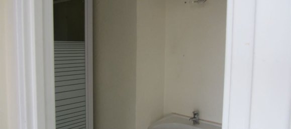 2 bedrooms Apartment in Evry, France No. 170311 5