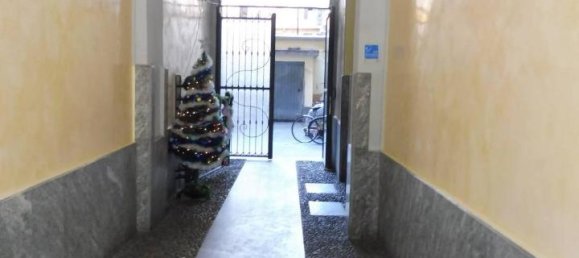 1 room Parking in Milan, Italy No. 241384 2