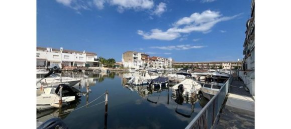 Apartamento de 2 dormitorios en Empuriabrava, Spain No. 176000 3