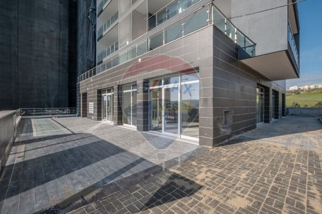 Propiedad comercial en Odivelas, Portugal 240 m² No. 64223