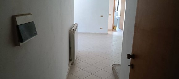 2-salle Appartement à Fabriano, Italy No. 136214 12