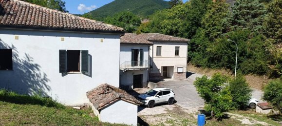 2-salle Appartement à Fabriano, Italy No. 136214 4