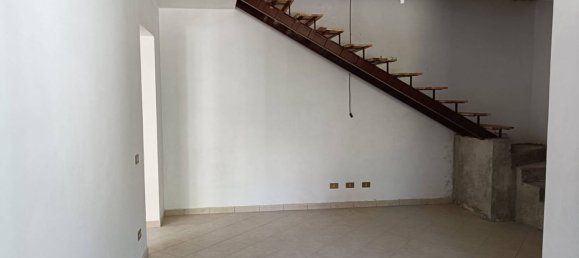 2-salle Appartement à Fabriano, Italy No. 136214 9