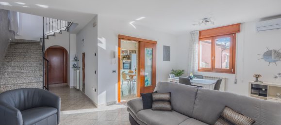 3 bedrooms House in Chioggia, Italy No. 60744 9