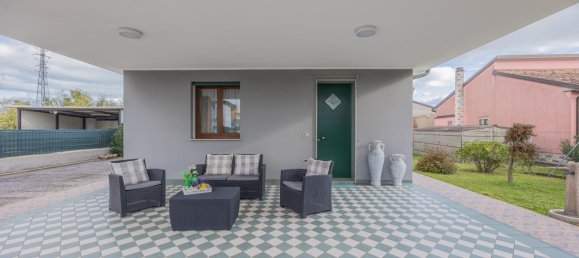 3 bedrooms House in Chioggia, Italy No. 60744 4