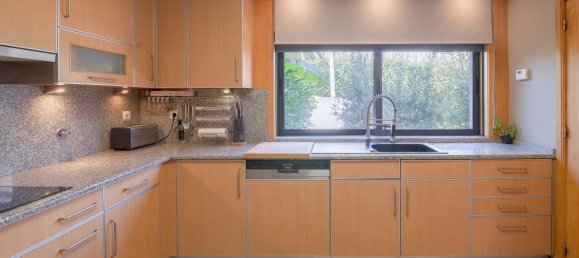 5 bedrooms Villa in Porto, Portugal No. 108500 5