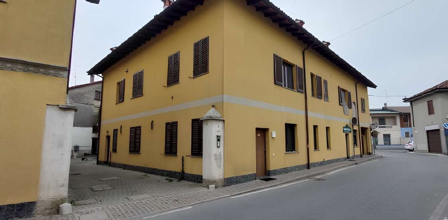 Apartamento de 2 habitaciónes en Gerenzago, Italy No. 182883