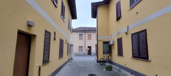 Apartamento de 2 habitaciónes en Gerenzago, Italy No. 182883 3