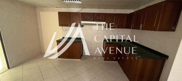 4 bedrooms Villa in Abu Dhabi, UAE No. 30159 8