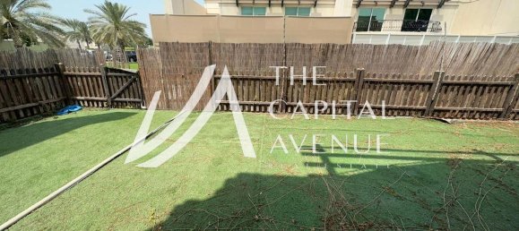 4 bedrooms Villa in Abu Dhabi, UAE No. 30159 12