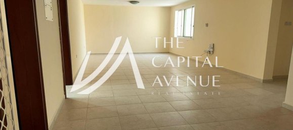 4 bedrooms Villa in Abu Dhabi, UAE No. 30159 7