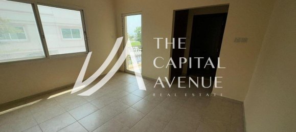 4 bedrooms Villa in Abu Dhabi, UAE No. 30159 10