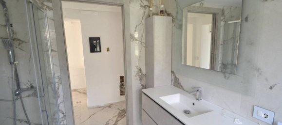 2 bedrooms Apartment in Parma, Italy No. 378600 11