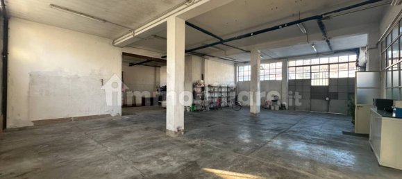 Entrepôt à Gorle, Italy 280m² No. 323762 7