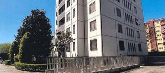 2 bedrooms Apartment in Milan, Italy No. 265263 4