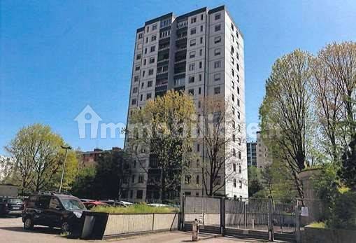 2 bedrooms Apartment in Milan, Italy No. 265263