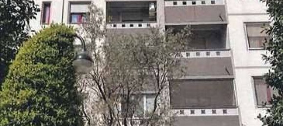 2 bedrooms Apartment in Milan, Italy No. 265263 3