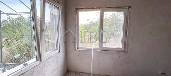 Casa de 3 dormitorios en Burgas, Bulgaria No. 1081 4